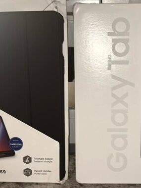 New Samsung Galaxy Tab S10 FE 5G 10.9" 128GB 8GB RAM S Pen & Case Tablet Bundle